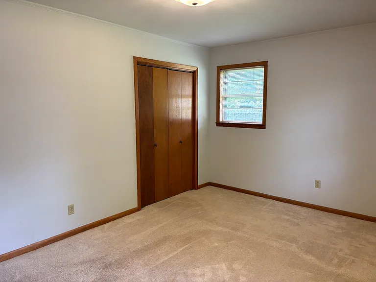 207 Courtland Cir — Photo 7