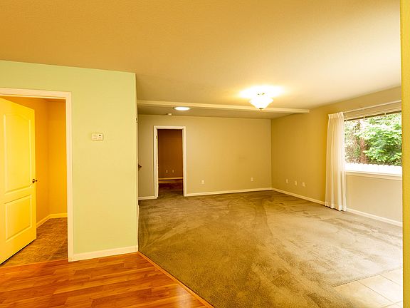 5th image of 2010 Foxwood Dr