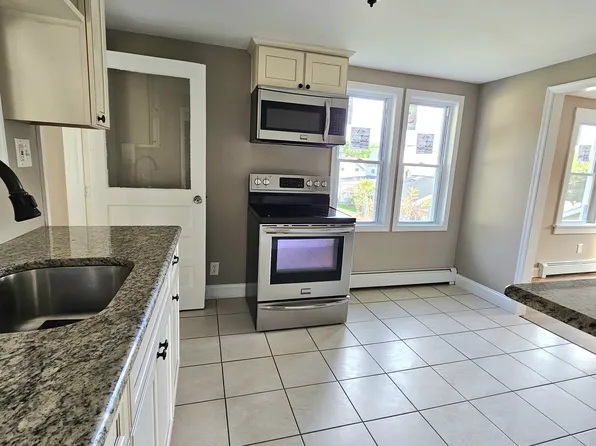 (undisclosed Address), Mountain Top, PA 18707