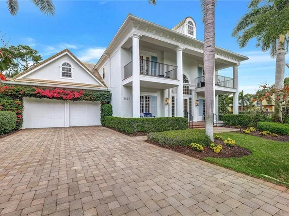 1427 Hemingway Pl, Naples, FL 34103
