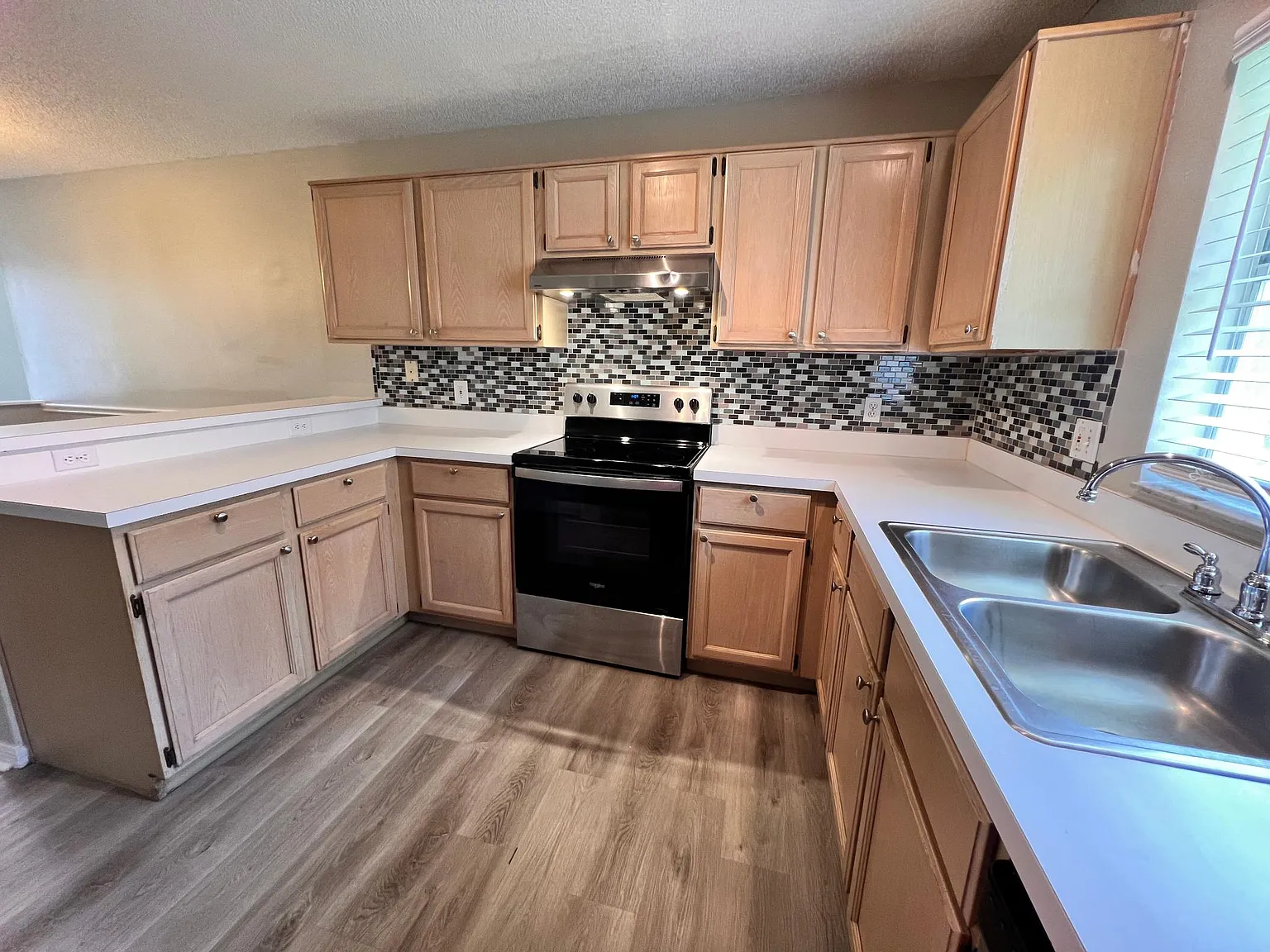 3991 Waterview Loop — Photo 1