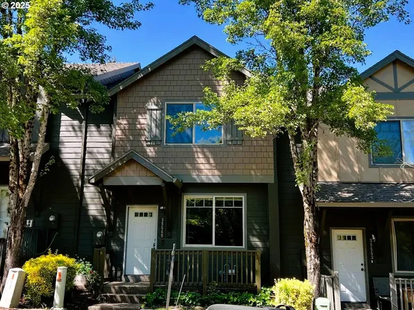 38549 Cascadia Village Dr, Sandy, OR 97055