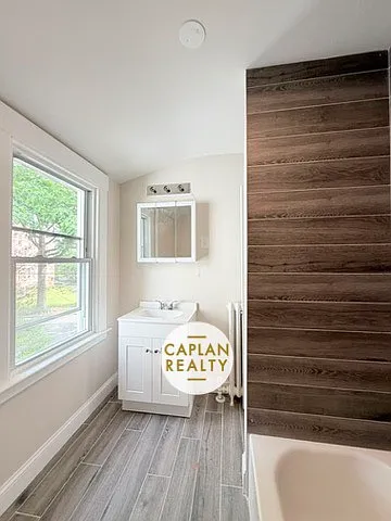150 Crescent St — Photo 18