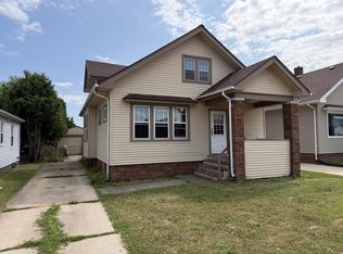 2615 Bate St, Racine, WI 53403