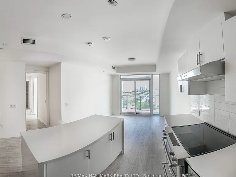 8960 Jane St #912 — Photo 8