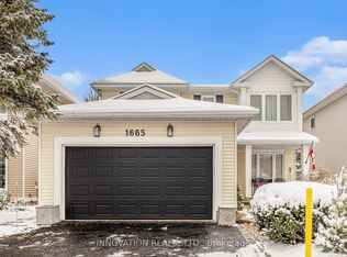 1665 Teakdale Ave #B, Ottawa, ON K1C6M2