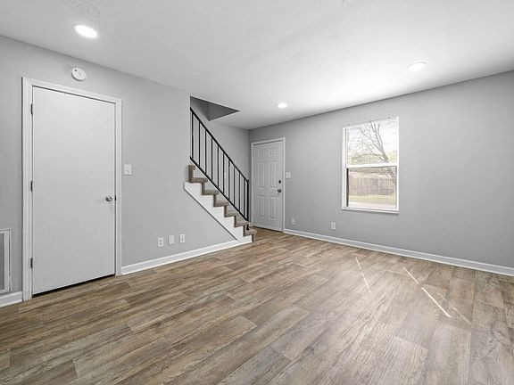 3rd image of 101 Tandy Dr #C