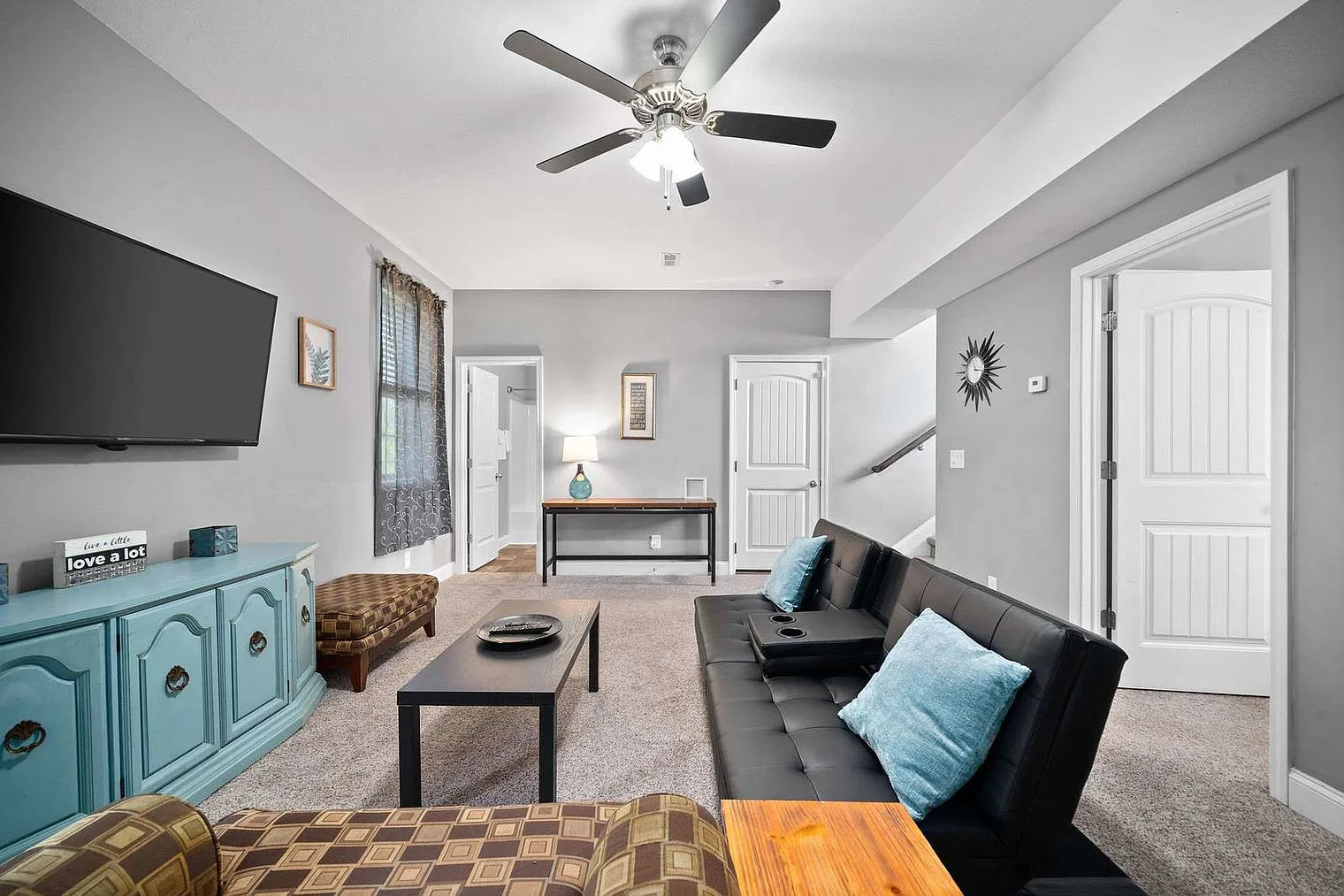 4 bed, 3.0 bath, 1894 sqft, $4,723 — Photo 4