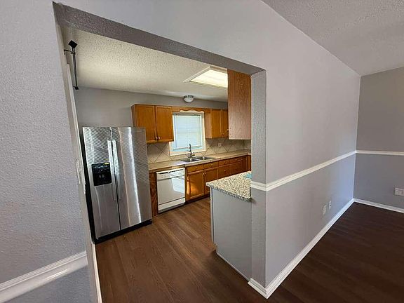 3rd image of 3718 Penwood Way
