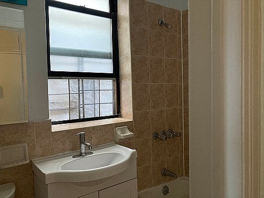 5th image of 1895 Amsterdam Ave #5A