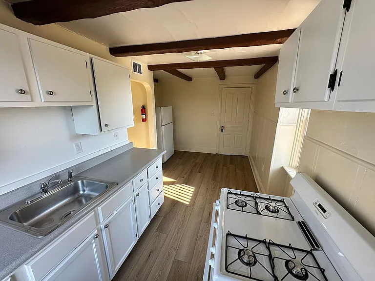 129 N Penn St #5 — Photo 15