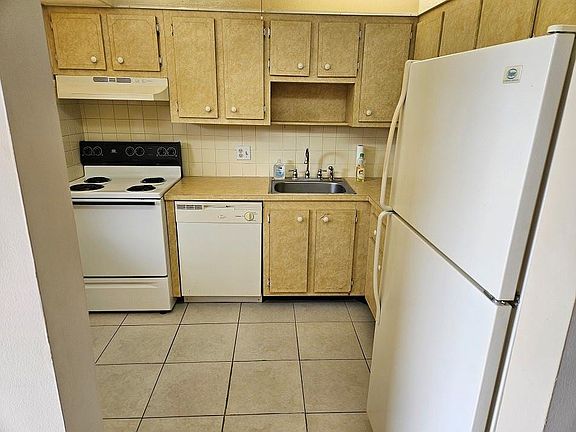 4th image of 1045 Country Club Drive #205