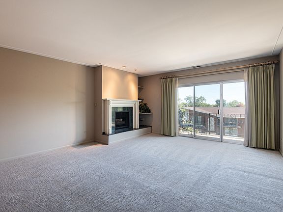 5th image of 9620 S Komensky Ave APT 302