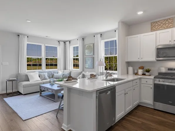 149 Mazzeo Dr, Glassboro, NJ 08028