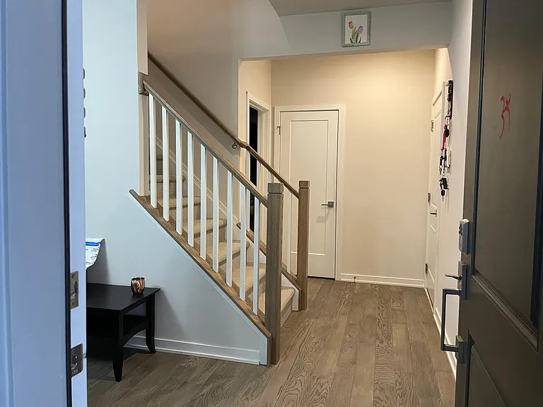 294 Kennedy Dr — Photo 3