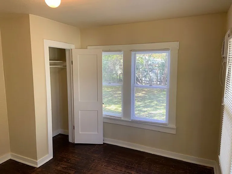 515 Lincolnshire Dr — Photo 8
