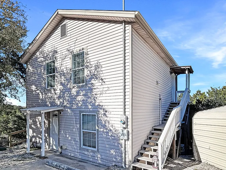 721 Ramblewood Dr #A — Photo 1