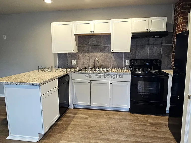 727 S Olympia Ave — Photo 36