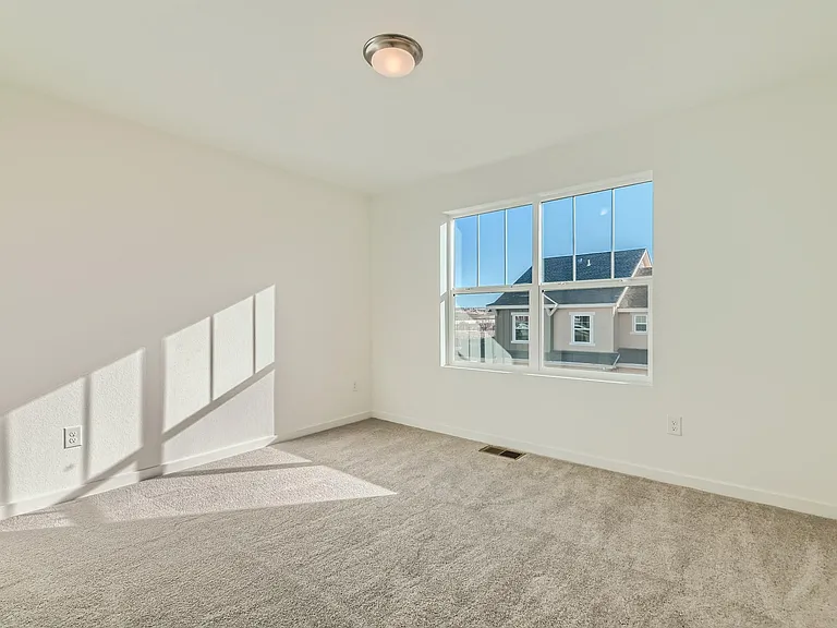 637 Acorn Pl — Photo 8
