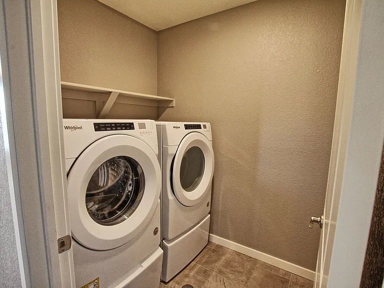 2248 Rosette Ln — Photo 16