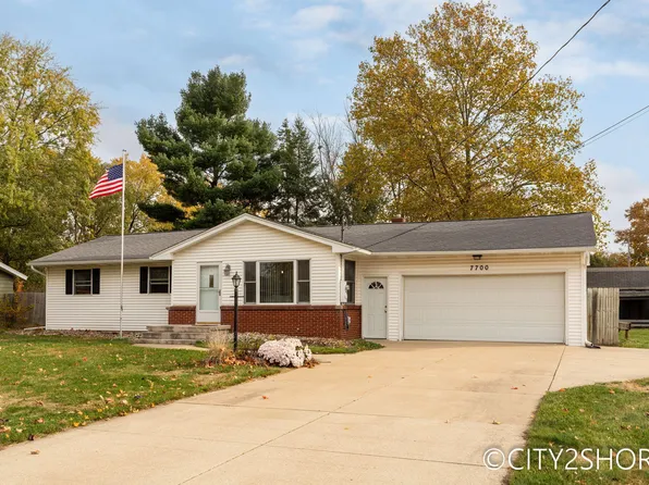 7700 Lilac Dr, Jenison, MI 49428