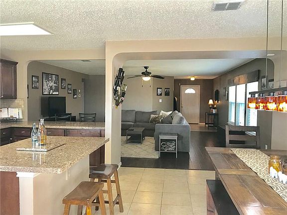2nd image of 112 Ellicott Dr