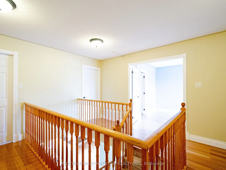 38 Harwood Dr #UPPER — Photo 27
