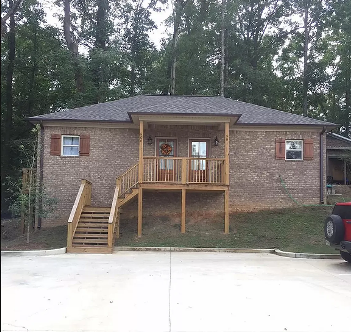 1 Bed/1 Bath Riley Cove — Photo 1