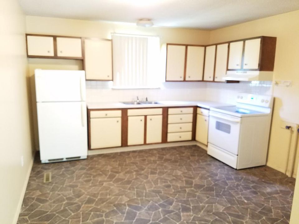kitchen with laundry hookup