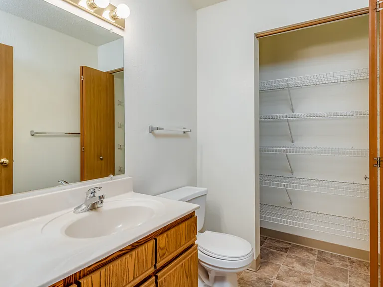 Summerfield Place Apartments — Photo 9