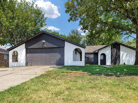 2nd image of 3808 Yellowstone Pl