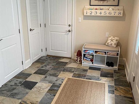4th image of 2232 Wesley Ave APT 1