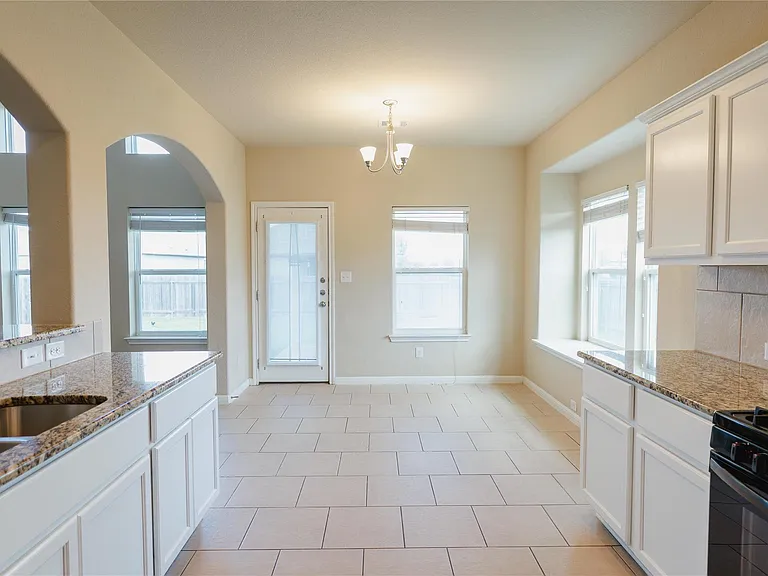 7993 Arezzo Dr — Photo 10