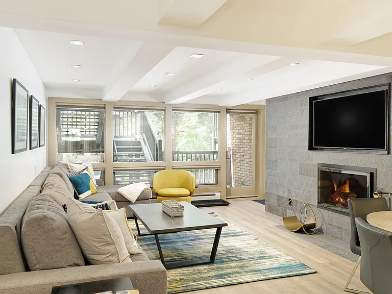 124 W Hyman Ave #2B — Photo 6