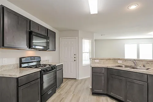 8522 Middleton Oaks Cir Photo 1