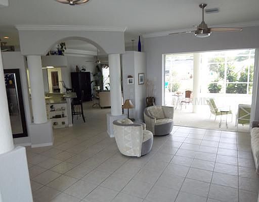 2nd image of 100 Broadmoor Ln