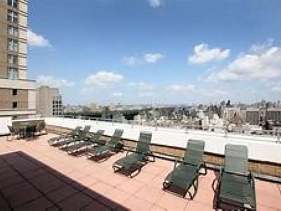 4th image of 118 E 60th St APT 21E