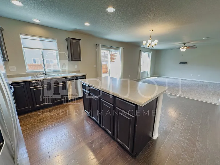 10881 Aliso Dr — Photo 10