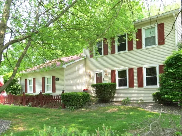 4779 Logan Arms Dr, Youngstown, OH 44505