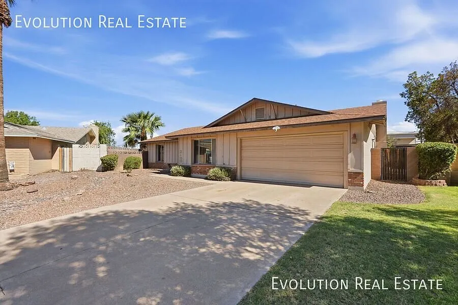 Free Rent - Move In Ready Home With Private Pool — Photo 4