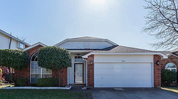 1st image of 2943 Chanute Dr