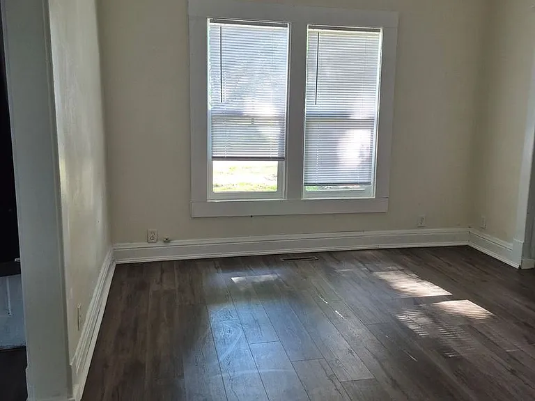 410 Burlington St — Photo 4