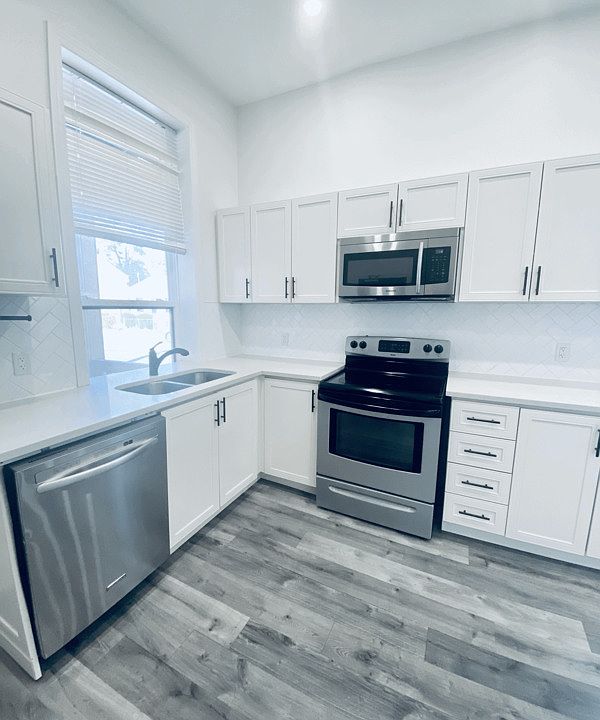 1st image of 87 Victoria Ave N #1