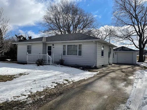 217 W South St, Exira, IA 50076