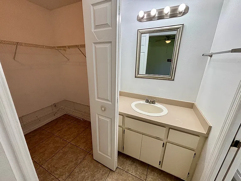 902 Cape Coral Pkwy W #906 — Photo 11