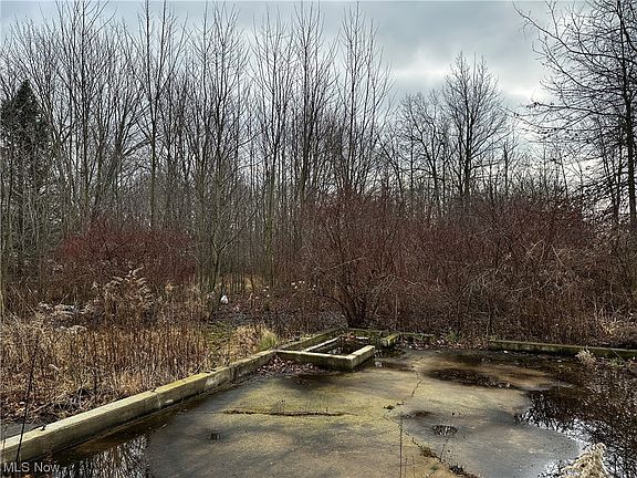 4th image of Bartlett Dr