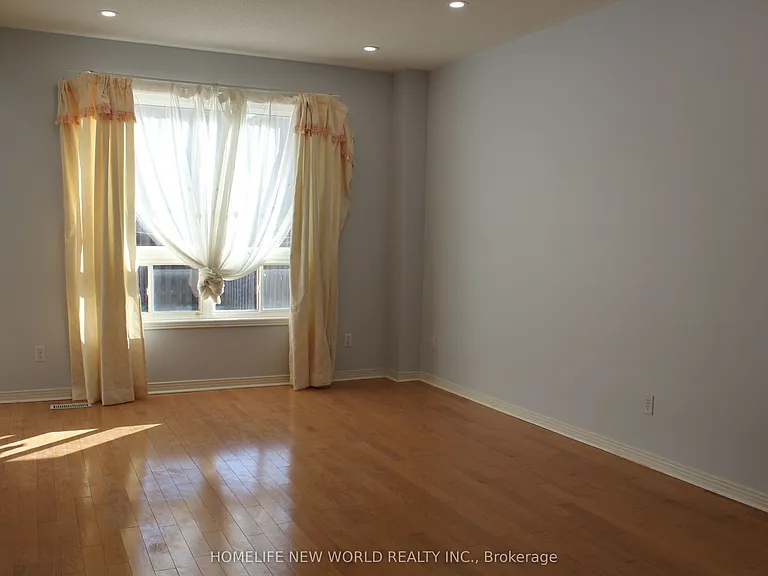31 Barkwood Holw — Photo 5