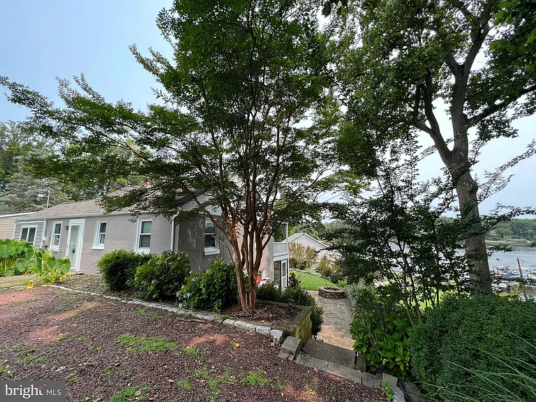 504 Walnut Dr — Photo 6