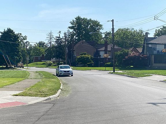 4th image of 2542 Indian Mound Ave