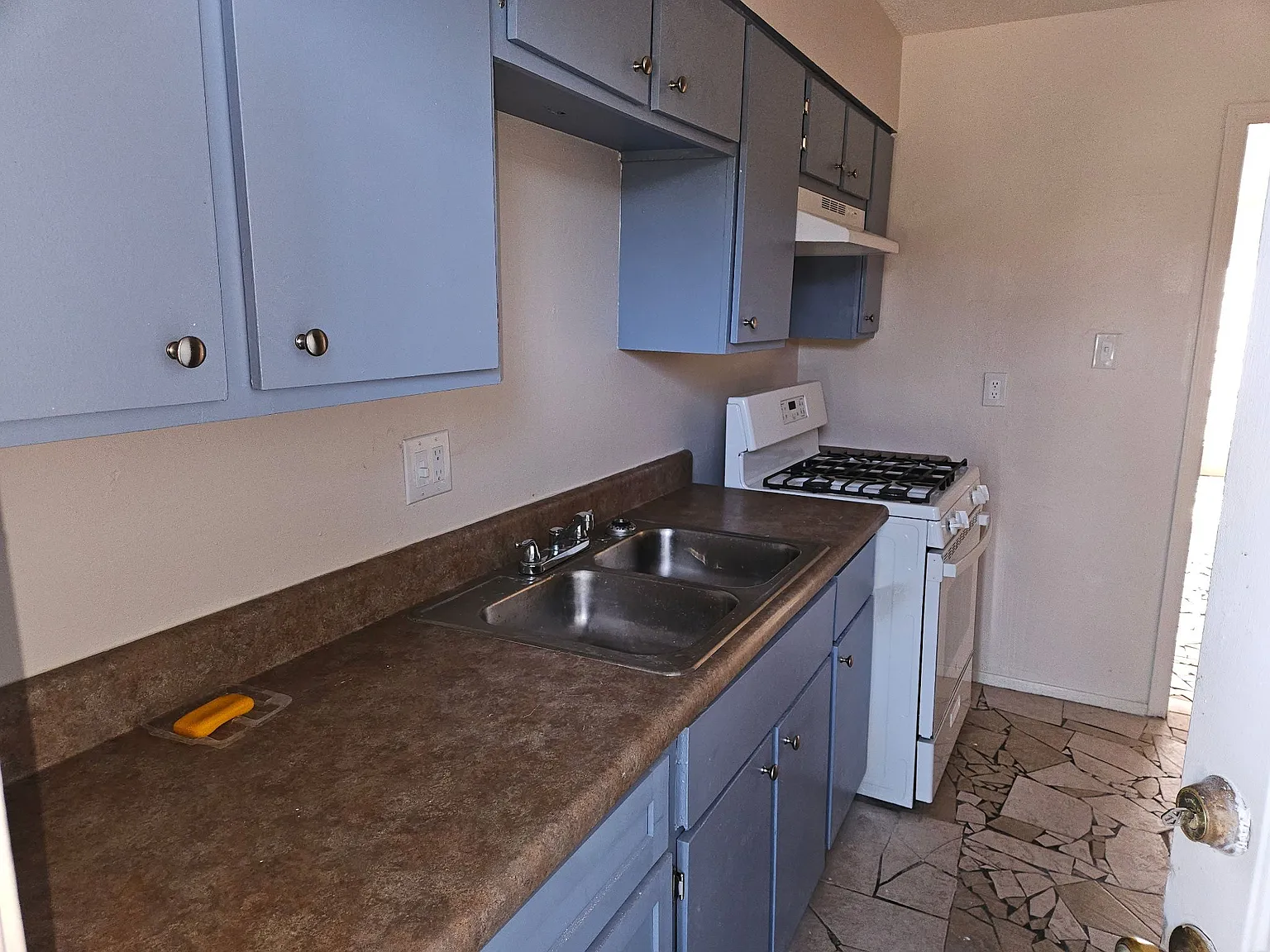 1 bed, 1.0 bath, 600 sqft, $700 — Photo 4